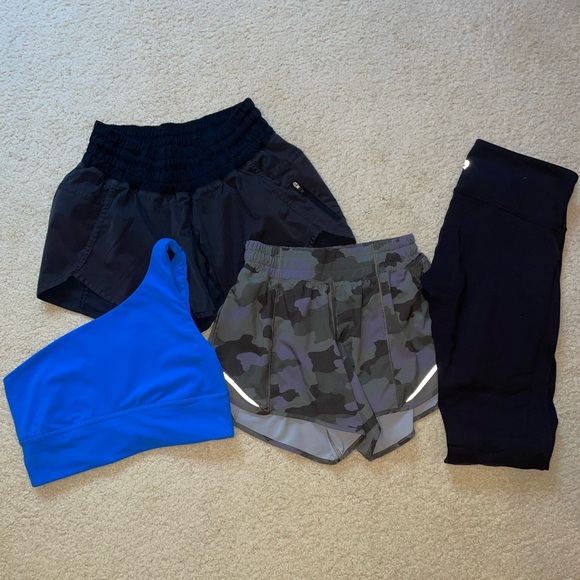 Size 4 lulu shorts - Picture 1 of 5
